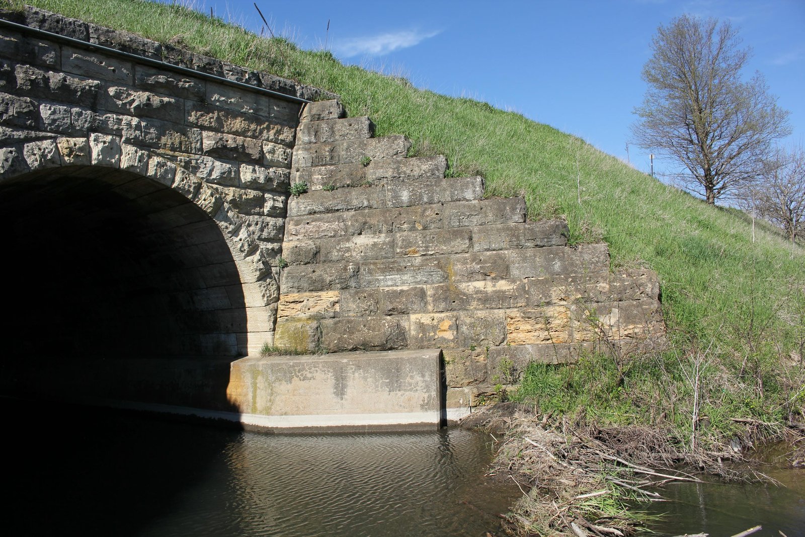 Southeast wing wall